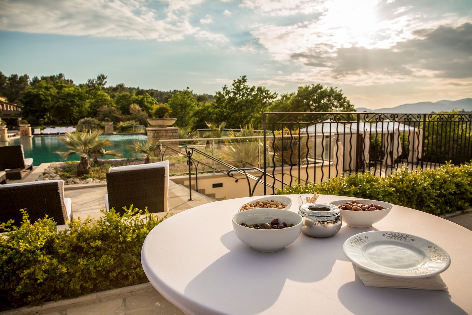 Cocktail et soirée - Terrasse de la piscine Terre Blanche