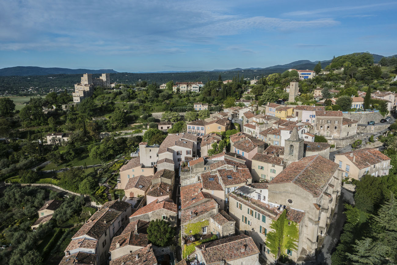 Vue panoramique sur le village de Fayence