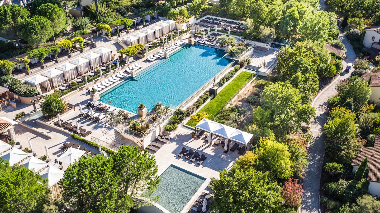 Vue du Ciel piscine à débordement Terre blanche 