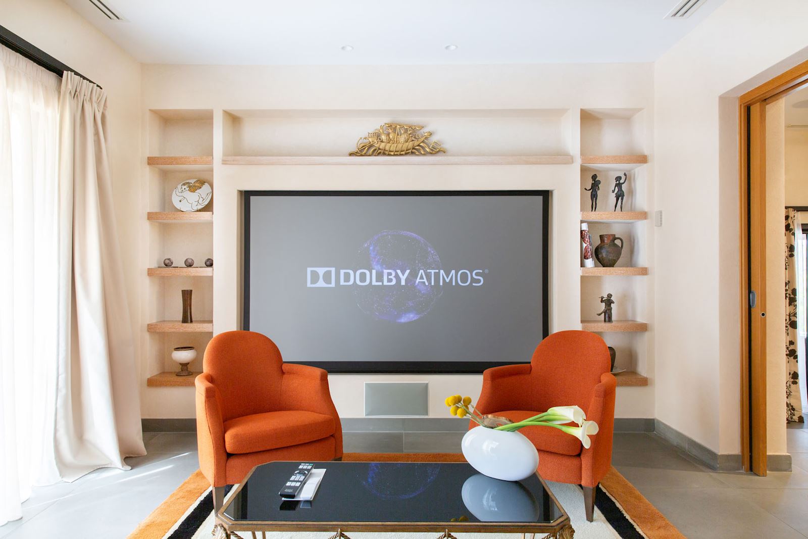 Salon TV Dolby Atmos Villa Terre Blanche