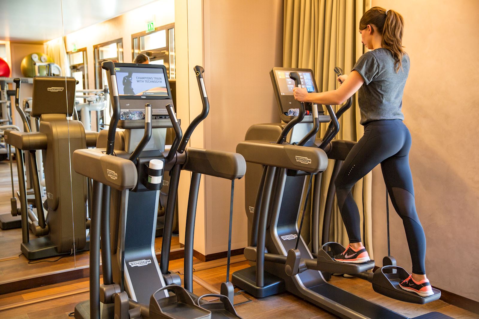 vélo elliptique en salle de fitness de Terre Blanche